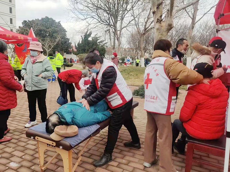 华纳娱乐集团开展公益活动